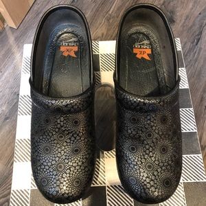 Dansko XP Shoes